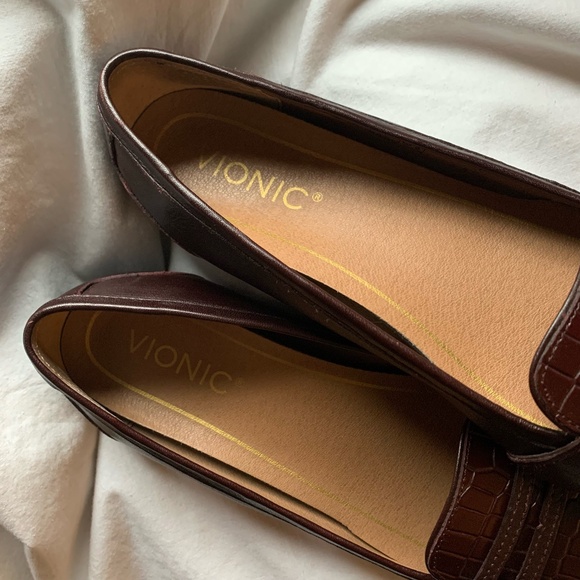 Vionic dark wine leather 'Savannah' penny loafers - Picture 8 of 9